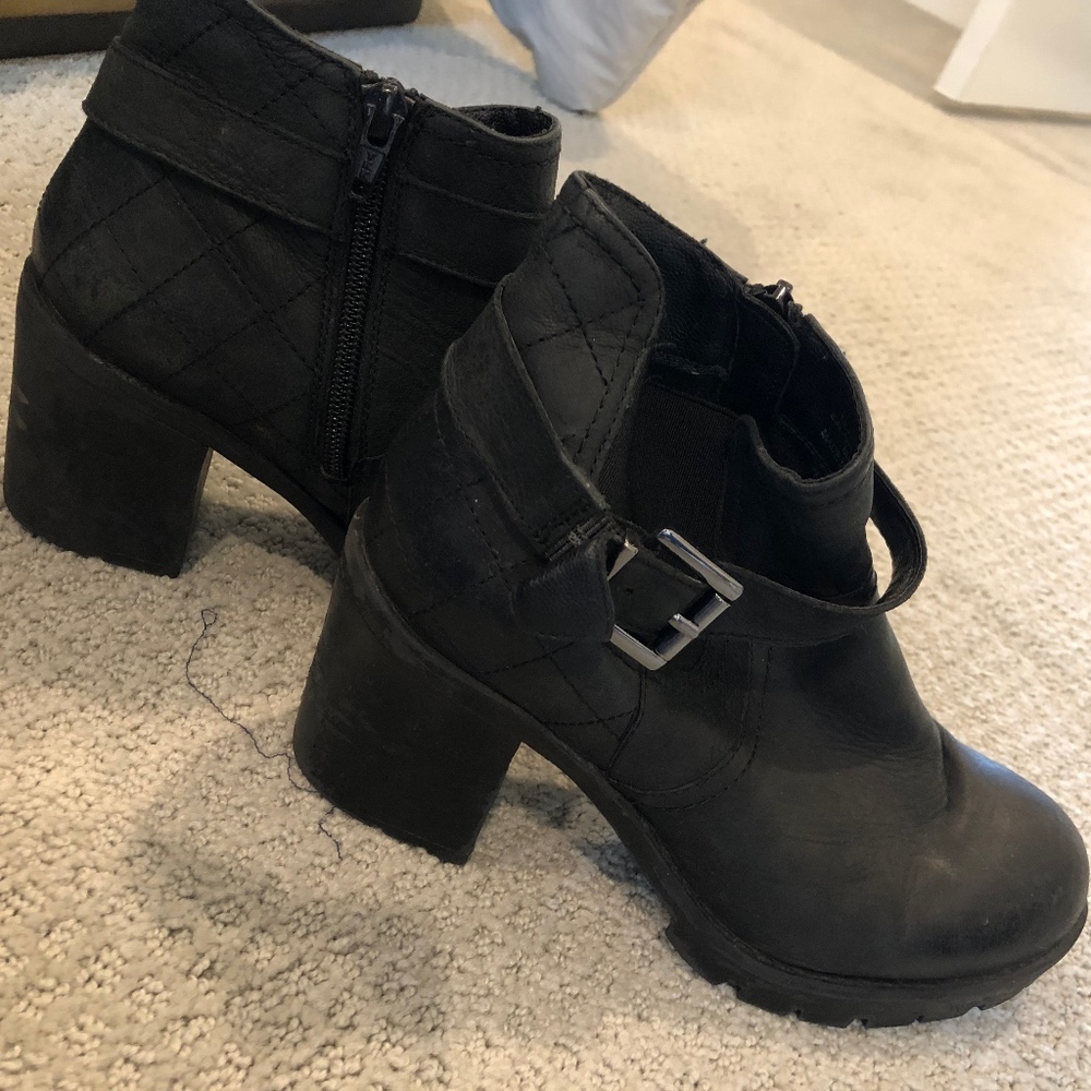 Steve Madden bootie heals